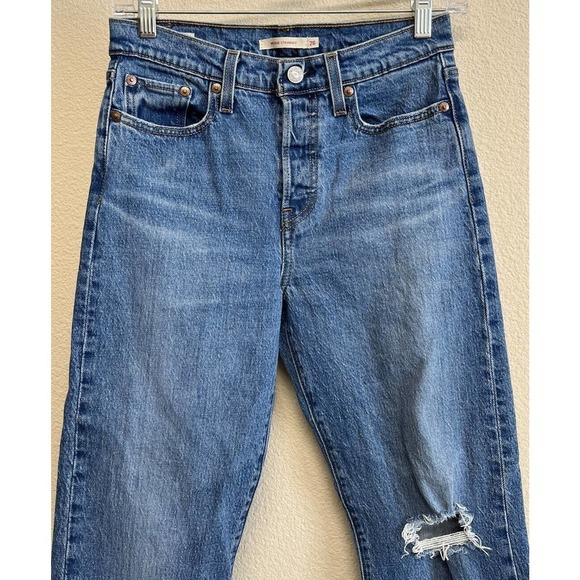 Levi's High-Rise Wedgie Straight Cropped Jeans Size 26x26 Med Wash - Picture 2 of 10